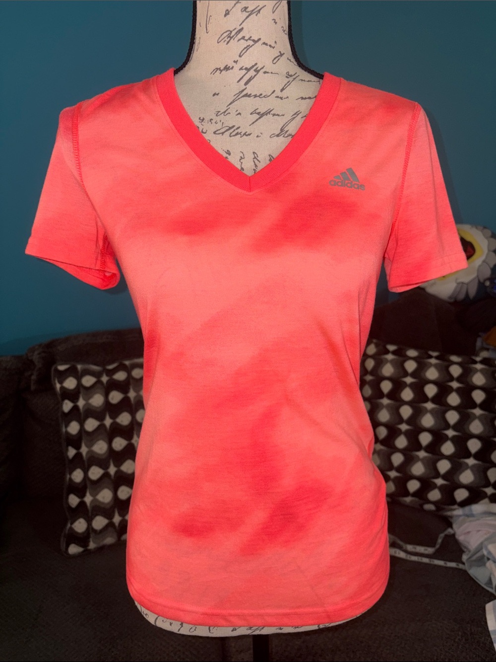 🎉4 for $20 Adidas Climalite Ultimate V-Neck Tee, XS